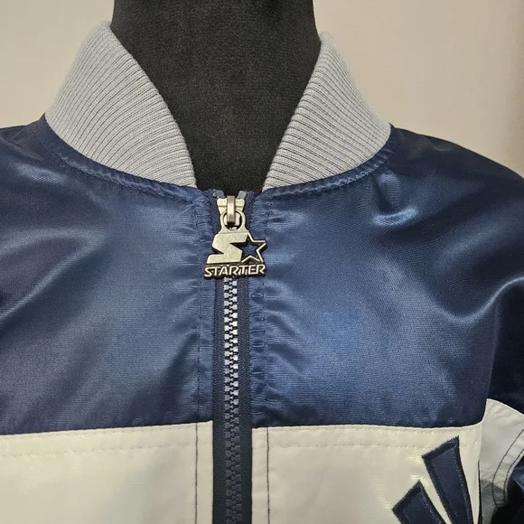 Starter New York Yankees The Ambassador Satin Full-Zip Navy Jacket NWOT- Size S - Picture 3 of 9